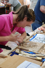 Learning how to use the wood carving tools Learning hand technique in carving